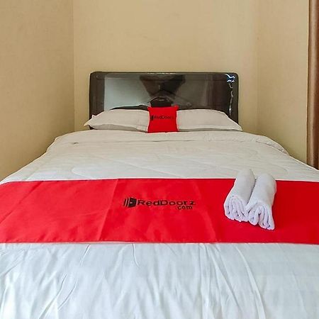 Hotel RedDoorz near BNS Batu Tlekung Exterior foto