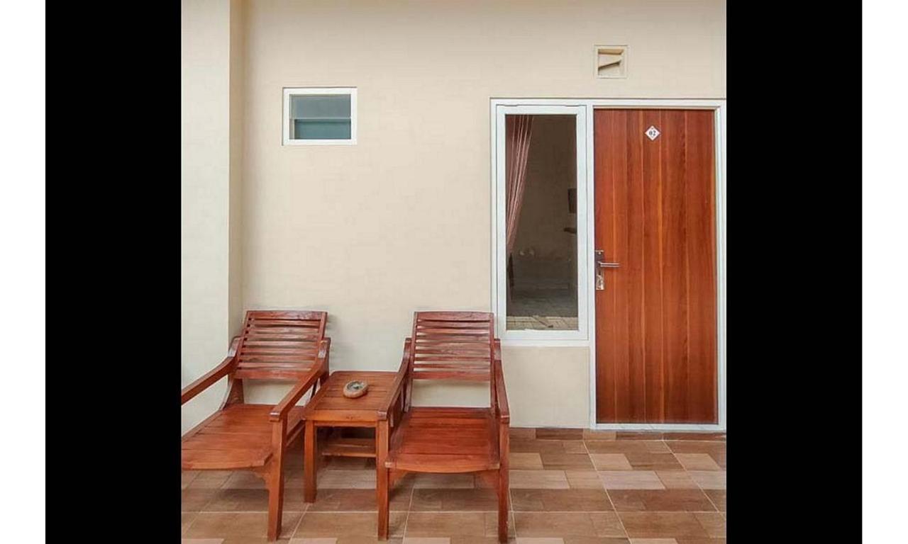 Hotel RedDoorz near BNS Batu Tlekung Exterior foto